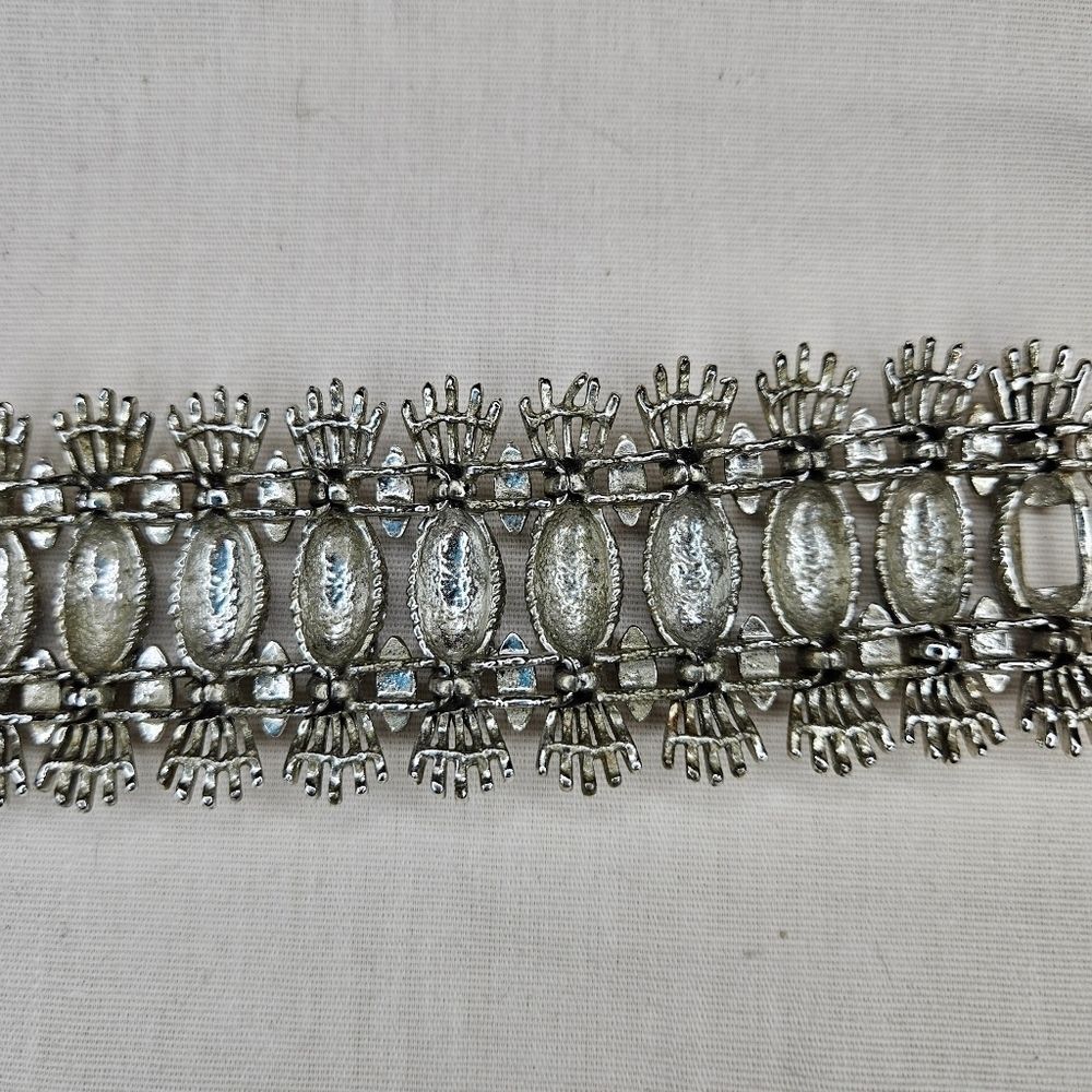 Sarah Coventry Vintage 1960s Pineapple Crown Panel Bracelet - Some Wear - Picture 9 of 12
